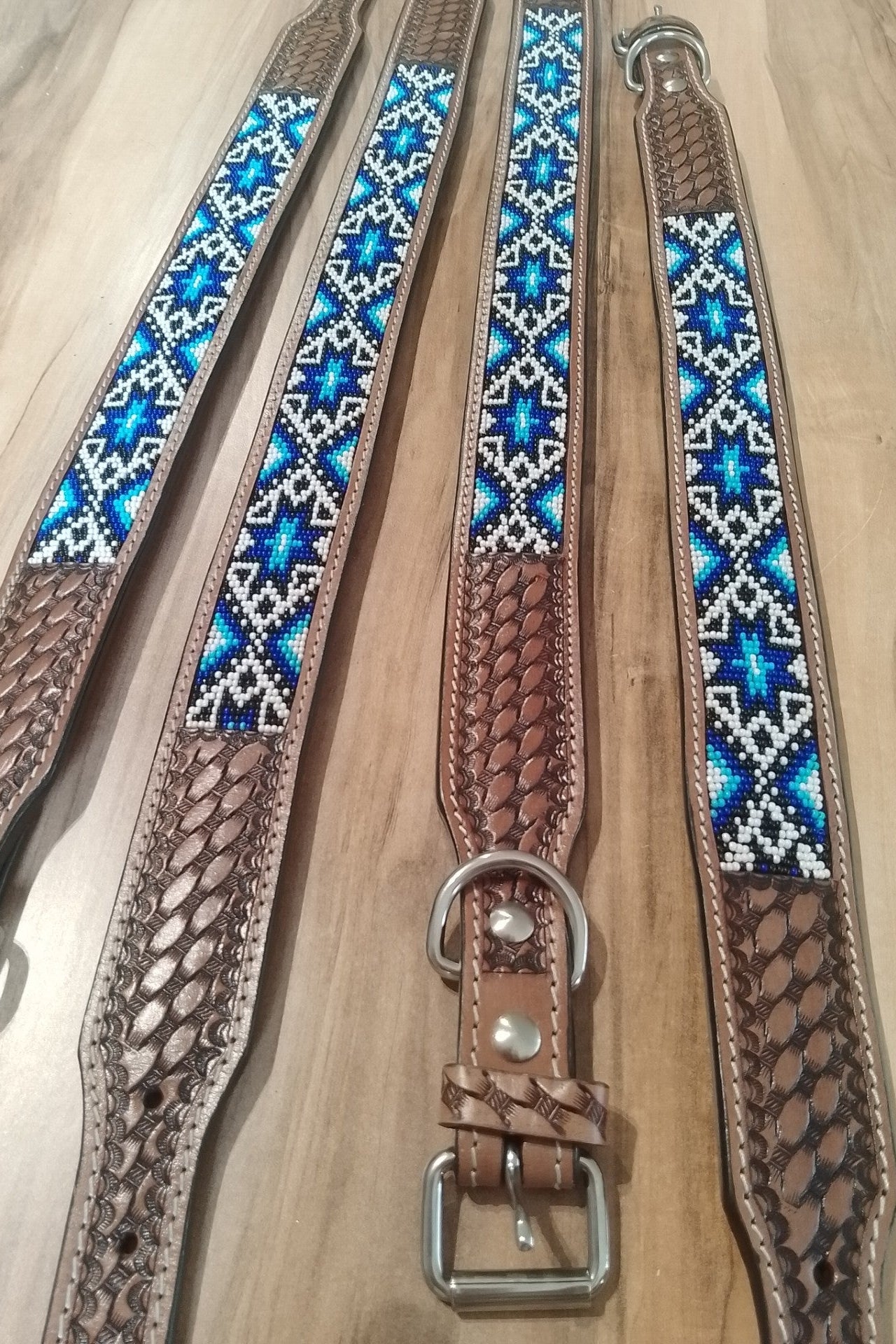 Dog collar blue beaded