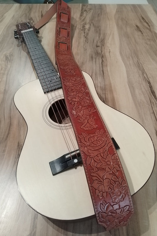 Guitar strap tan floral